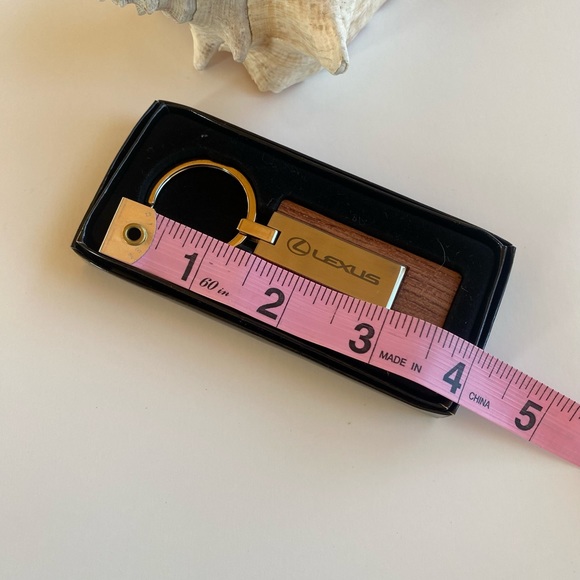 LEXUS BROWN WOOD KEY CHAIN - Picture 3 of 3